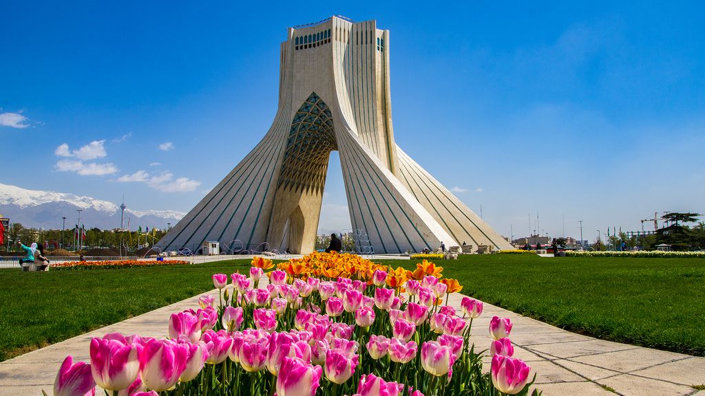 برج آزادی,جاذبه های تاریخی تهران,جاهای دیدنی تهران,برج های ایران,برج های بلند دنیا,تور تهران شیدرخ تراول,تور تهران از شیراز,تور ارزان تهران ا